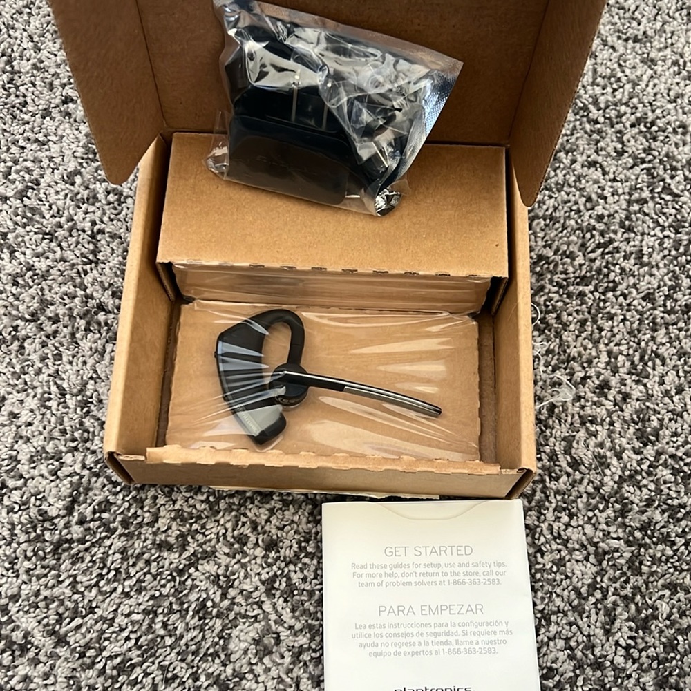 New plantrontics voyager legend headset